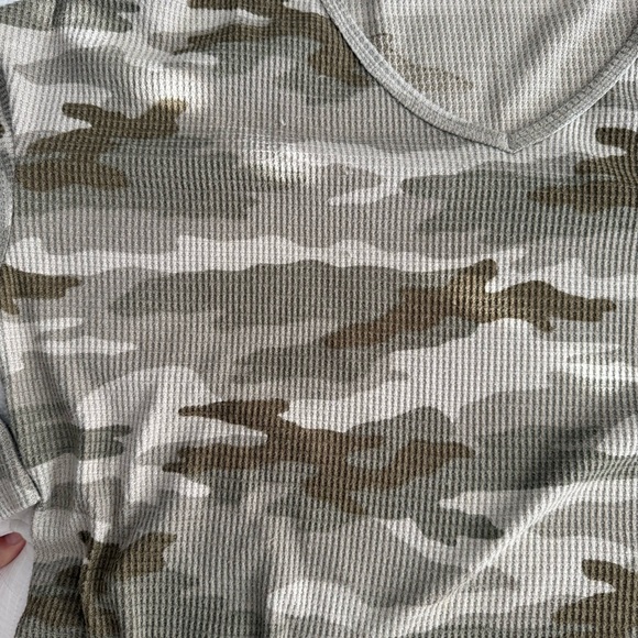 American Eagle Camo Waffle Soft Sweater L - Picture 6 of 6